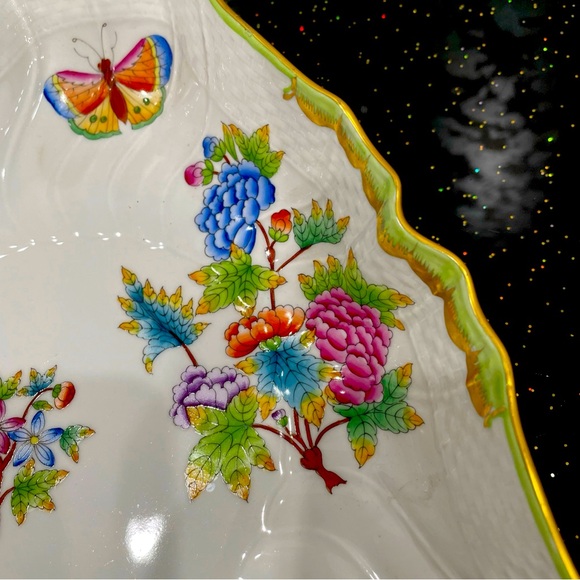 Orig Herend Handcrafted /Painted Triangle Serving Dish W Queen Victoria Pattern - Picture 2 of 7